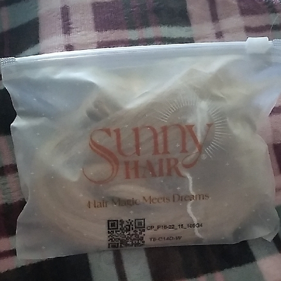 Extensions - Blonde - Picture 2 of 3